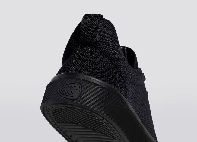 رجال Cariuma كل أسود متماسك V2FZ180